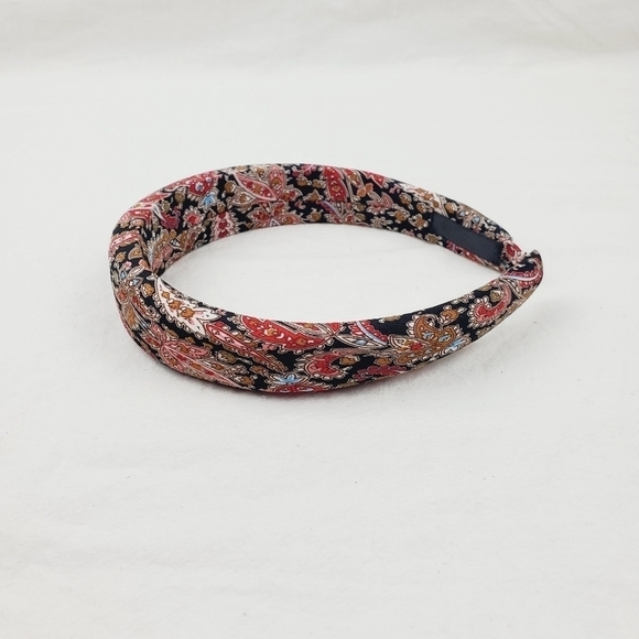Non-Slip fabric knotted paisley pattern headban - Picture 3 of 10